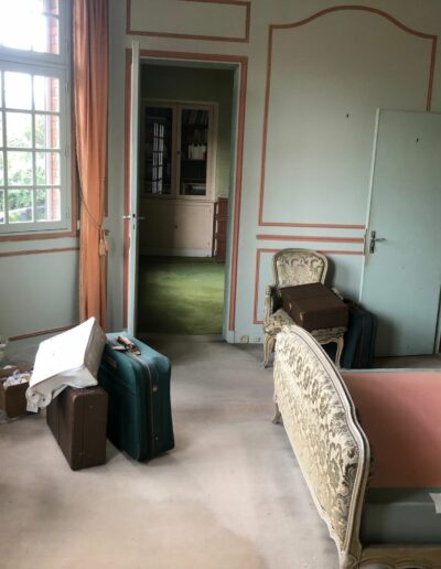 Piece d'un appartement en cours de débarras à neuilly sur seine